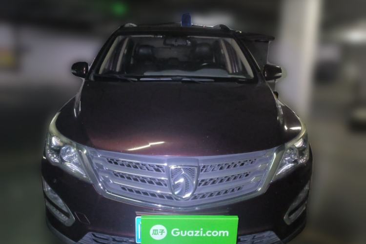 Used Baojun 560 2015 1.8L manual luxury version Front