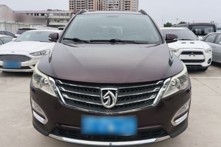 Used Baojun 560 2015 1.8L manual luxury version Front