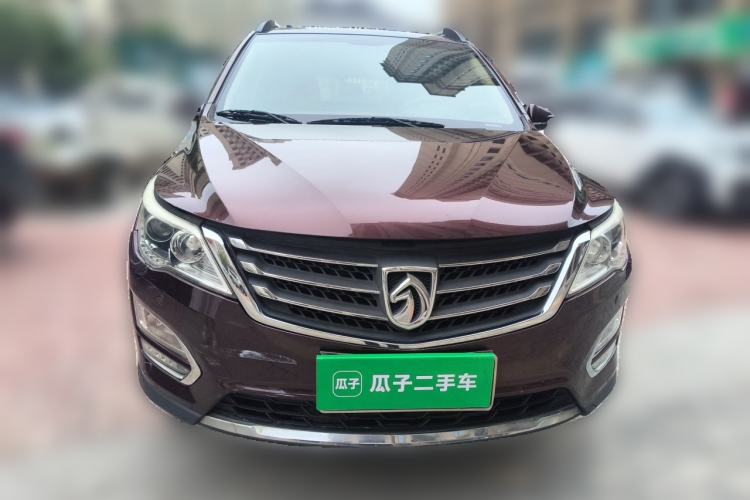 Used Baojun 560 2015 1.8L manual luxury version Front