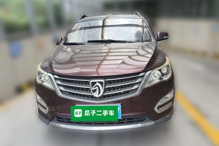 Used Baojun 560 2015 1.8L manual luxury version Front