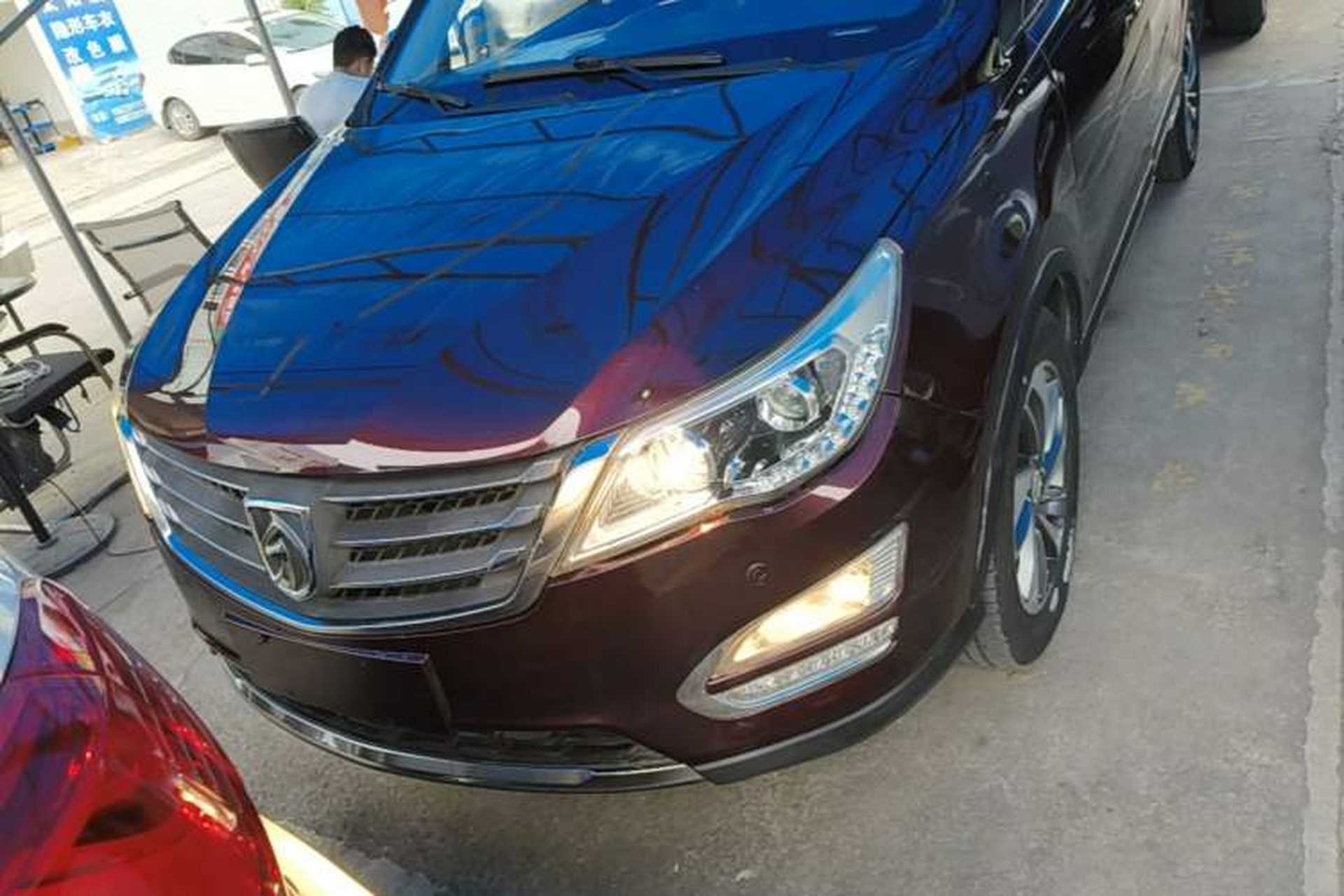 Used Baojun 560 2015 1.8L manual luxury version Front