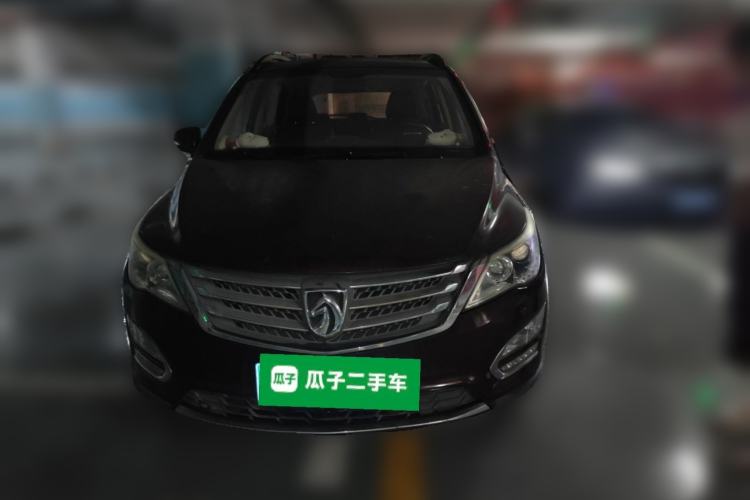 Used Baojun 560 2015 1.8L manual luxury version Front