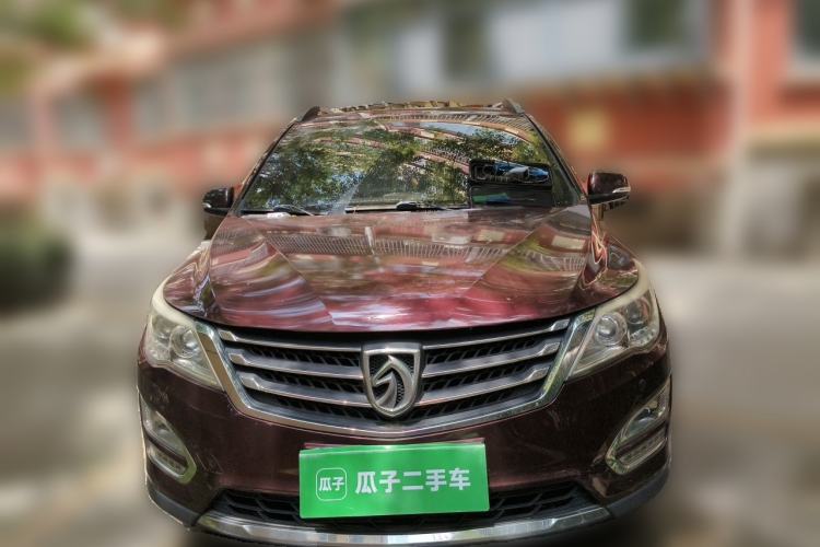 Used Baojun 560 2015 1.8L manual luxury version Front