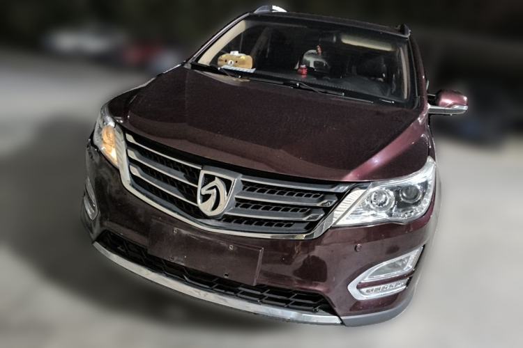 Used Baojun 560 2015 1.8L manual luxury version Front