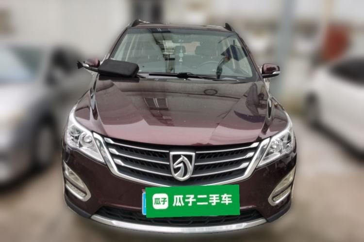 Used Baojun 560 2015 1.8L manual luxury version Front