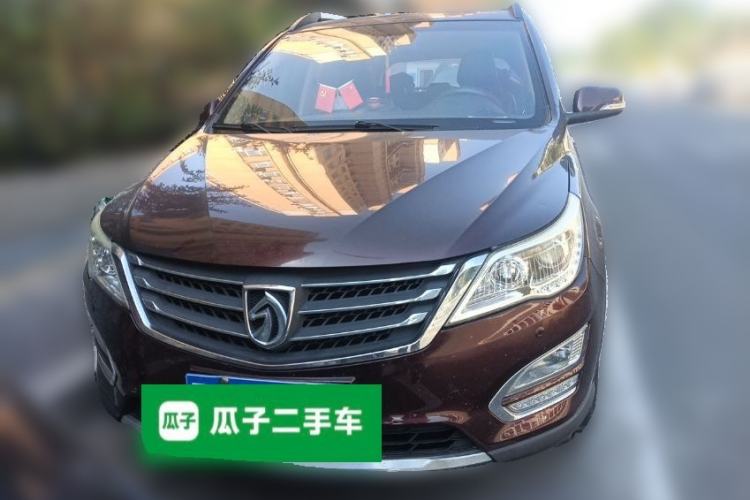 Used Baojun 560 2015 1.8L manual luxury version Front