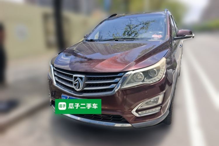 Used Baojun 560 2015 1.8L manual luxury version Front