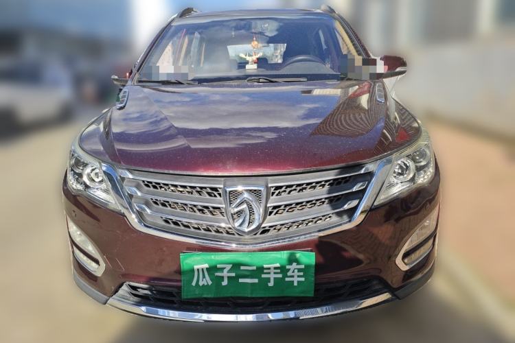 Used Baojun 560 2015 1.8L manual luxury version Front