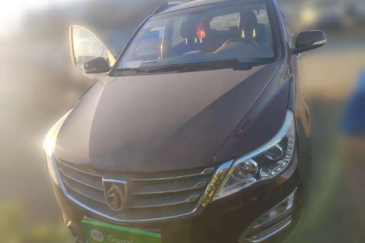 Used Baojun 560 2015 1.8L manual luxury version Front