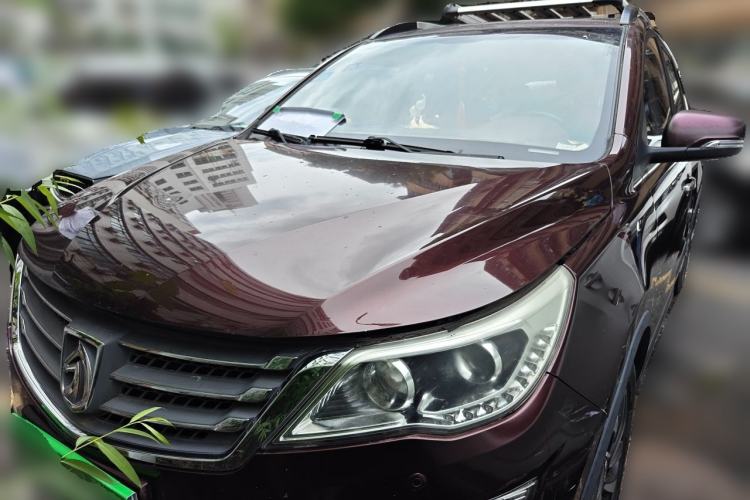 Used Baojun 560 2015 1.8L manual luxury version Front