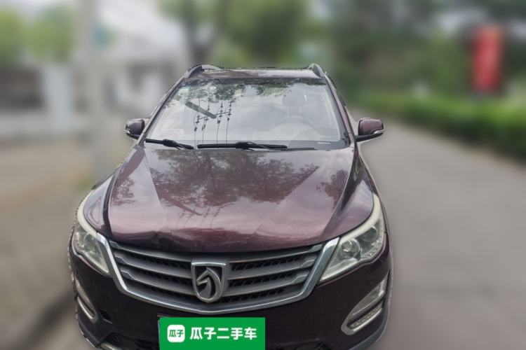 Used Baojun 560 2015 1.8L manual luxury version Front