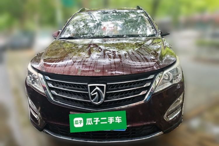 Used Baojun 560 2015 1.8L manual luxury version Front