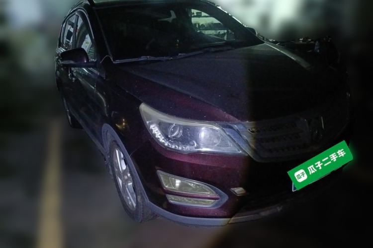 Used Baojun 560 2015 1.8L manual Comfort trim level Front Right 45 Deg