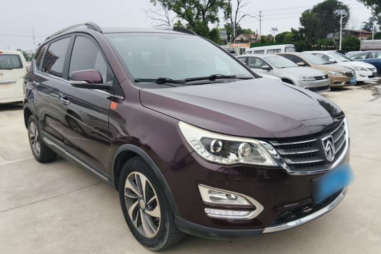 Used Baojun 560 2015 1.8L manual luxury version Front Right 45 Deg