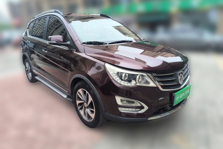 Used Baojun 560 2015 1.8L manual luxury version Front Right 45 Deg
