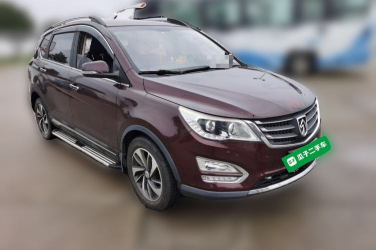 Used Baojun 560 2015 1.8L manual luxury version Front Right 45 Deg