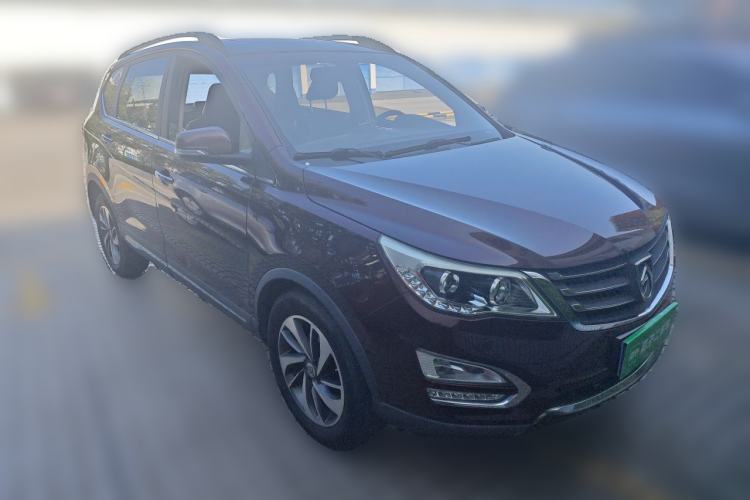 Used Baojun 560 2015 1.8L manual luxury version Front Right 45 Deg