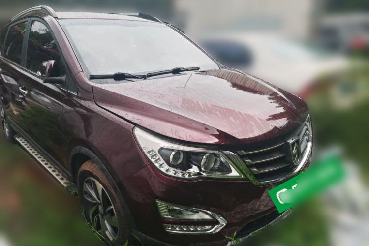 Used Baojun 560 2015 1.8L manual luxury version Front Right 45 Deg