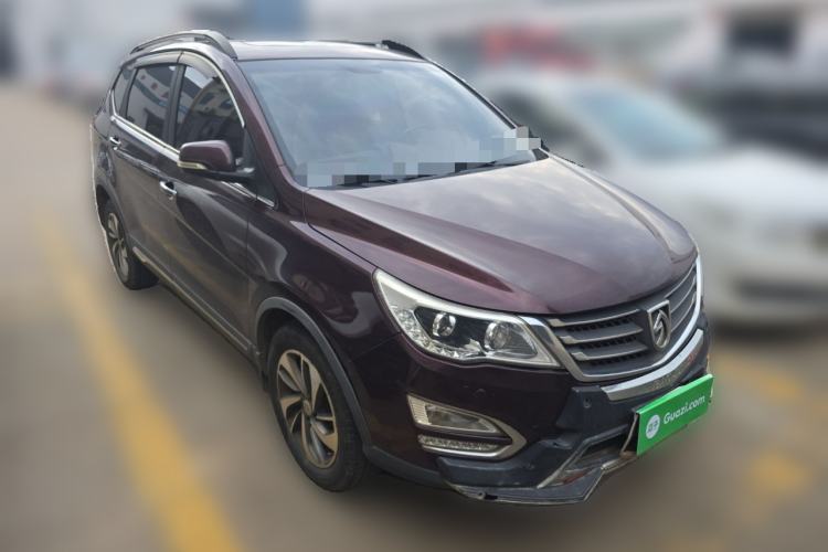Used Baojun 560 2015 1.8L manual luxury version Front Right 45 Deg