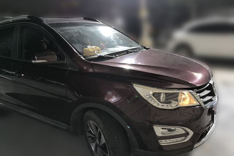 Used Baojun 560 2015 1.8L manual luxury version Front Right 45 Deg
