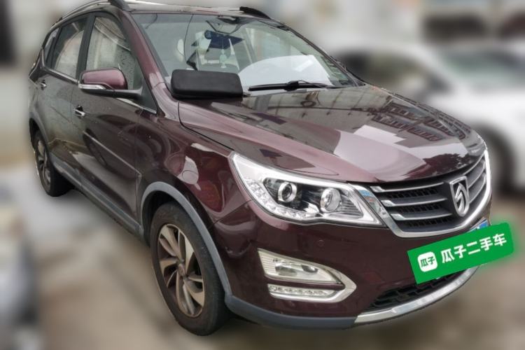 Used Baojun 560 2015 1.8L manual luxury version Front Right 45 Deg
