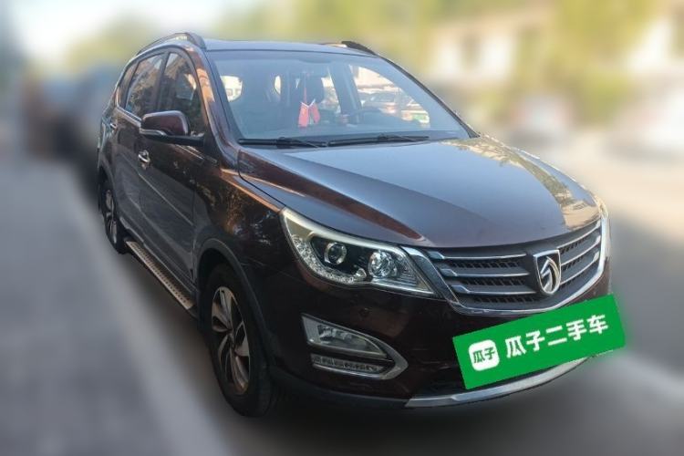 Used Baojun 560 2015 1.8L manual luxury version Front Right 45 Deg