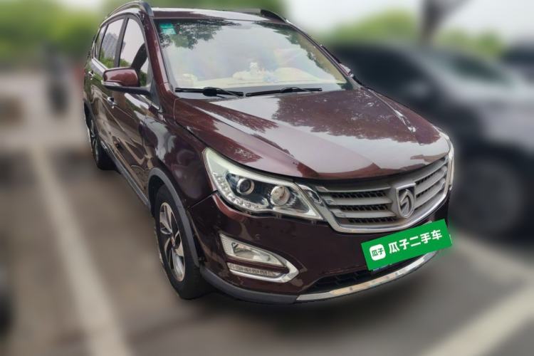 Used Baojun 560 2015 1.8L manual luxury version Front Right 45 Deg
