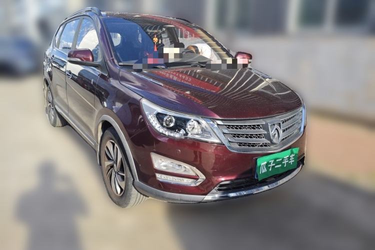Used Baojun 560 2015 1.8L manual luxury version Front Right 45 Deg