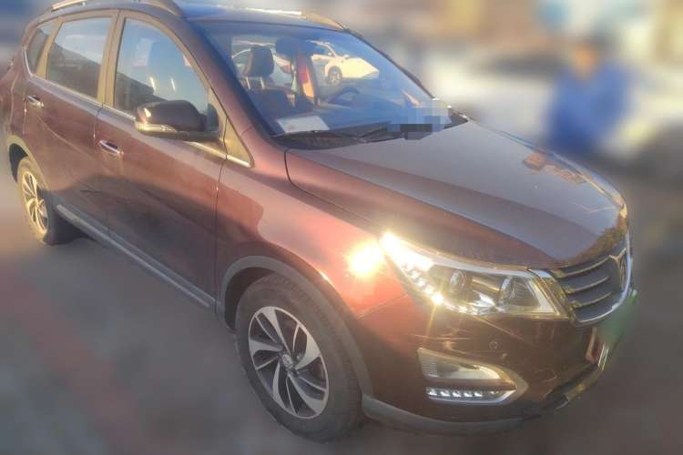Used Baojun 560 2015 1.8L manual luxury version Front Right 45 Deg