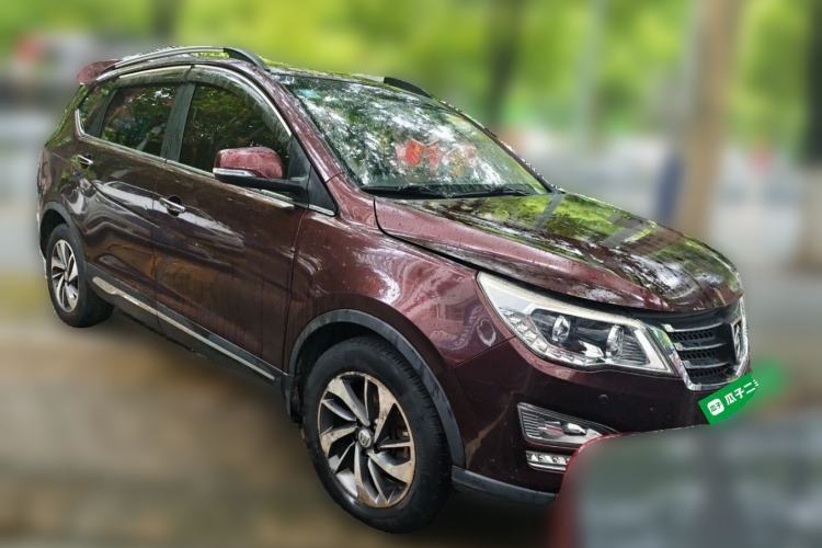 Used Baojun 560 2015 1.8L manual luxury version Front Right 45 Deg