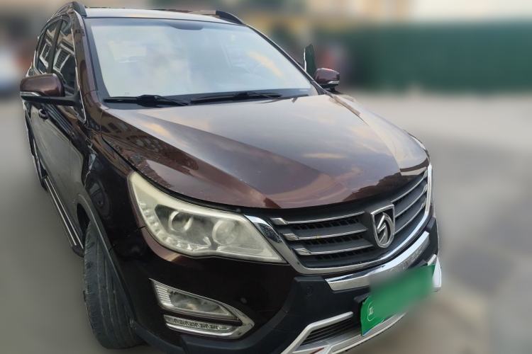 Used Baojun 560 2015 1.8L manual Comfort trim level Front Right 45 Deg