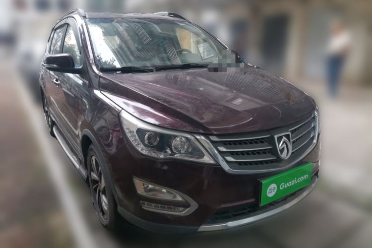 Used Baojun 560 2015 1.8L manual luxury version Front Right 45 Deg