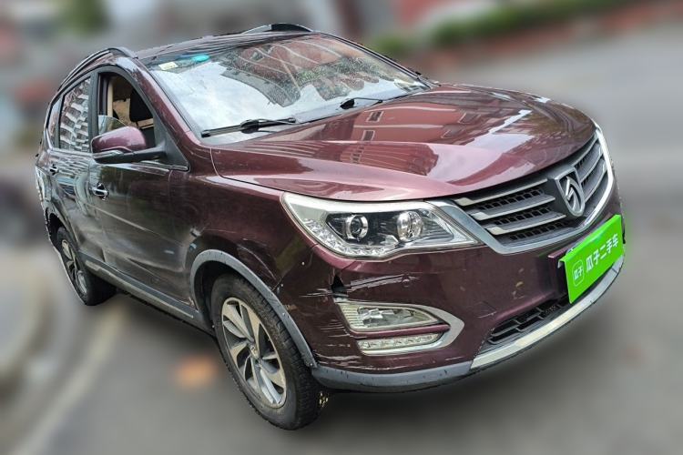 Used Baojun 560 2015 1.8L manual luxury version Front Right 45 Deg