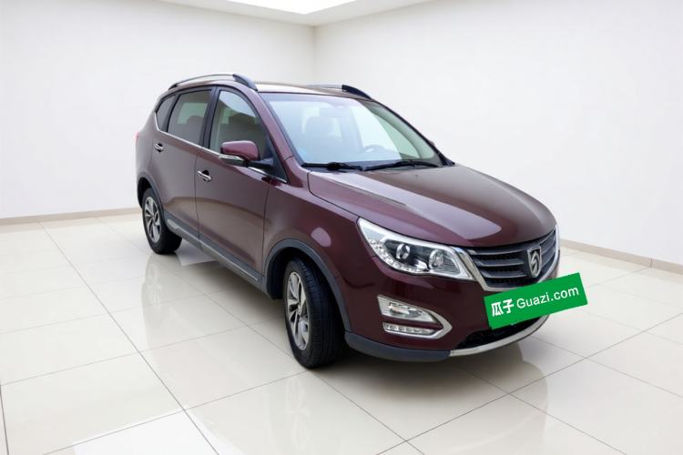 Used Baojun 560 2015 1.8L manual luxury version Front Right 45 Deg