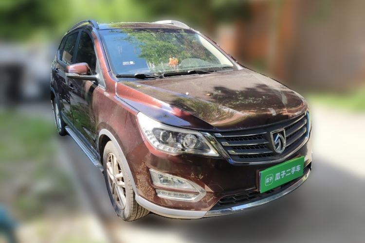 Used Baojun 560 2015 1.8L manual Comfort trim level Front Right 45 Deg