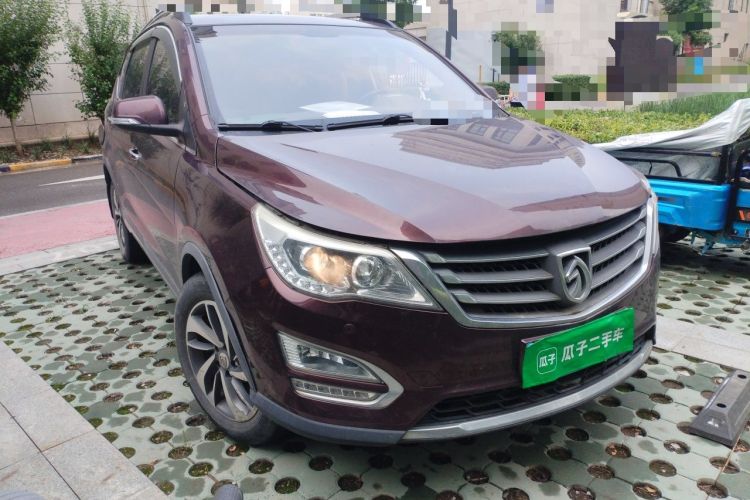 Used Baojun 560 2015 1.8L manual luxury version Front Right 45 Deg
