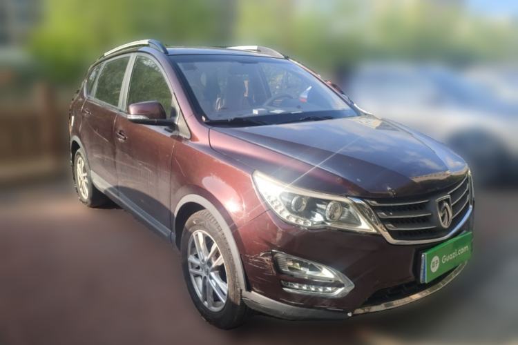 Used Baojun 560 2015 1.8L manual Comfort trim level Front Right 45 Deg