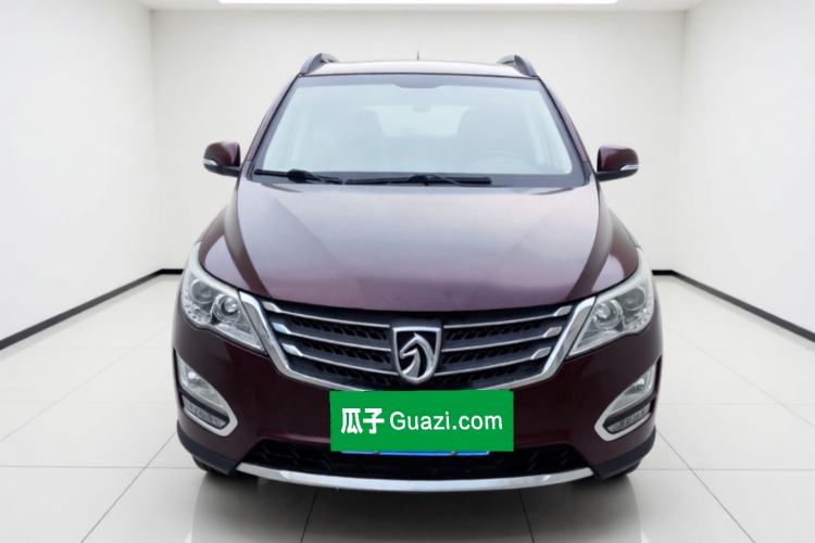 Used Baojun 560 2015 1.8L manual luxury version Front