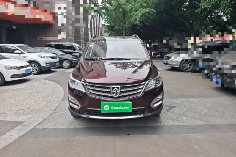 Used Baojun 560 2015 1.8L manual luxury version Front