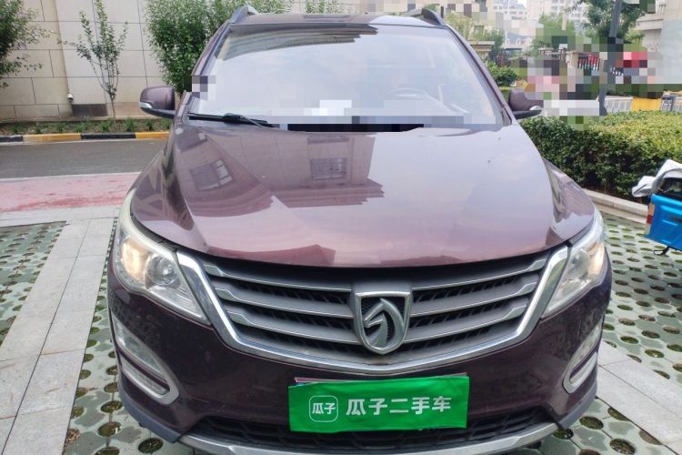 Used Baojun 560 2015 1.8L manual luxury version Front