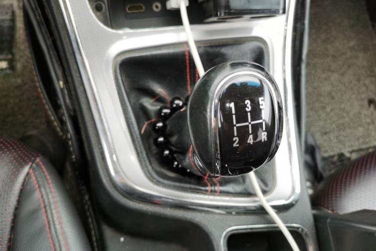 Used Baojun 560 2015 1.8L manual luxury version Gear Lever