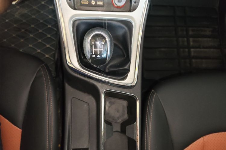 Used Baojun 560 2015 1.8L Manual Elite Edition Gear Lever