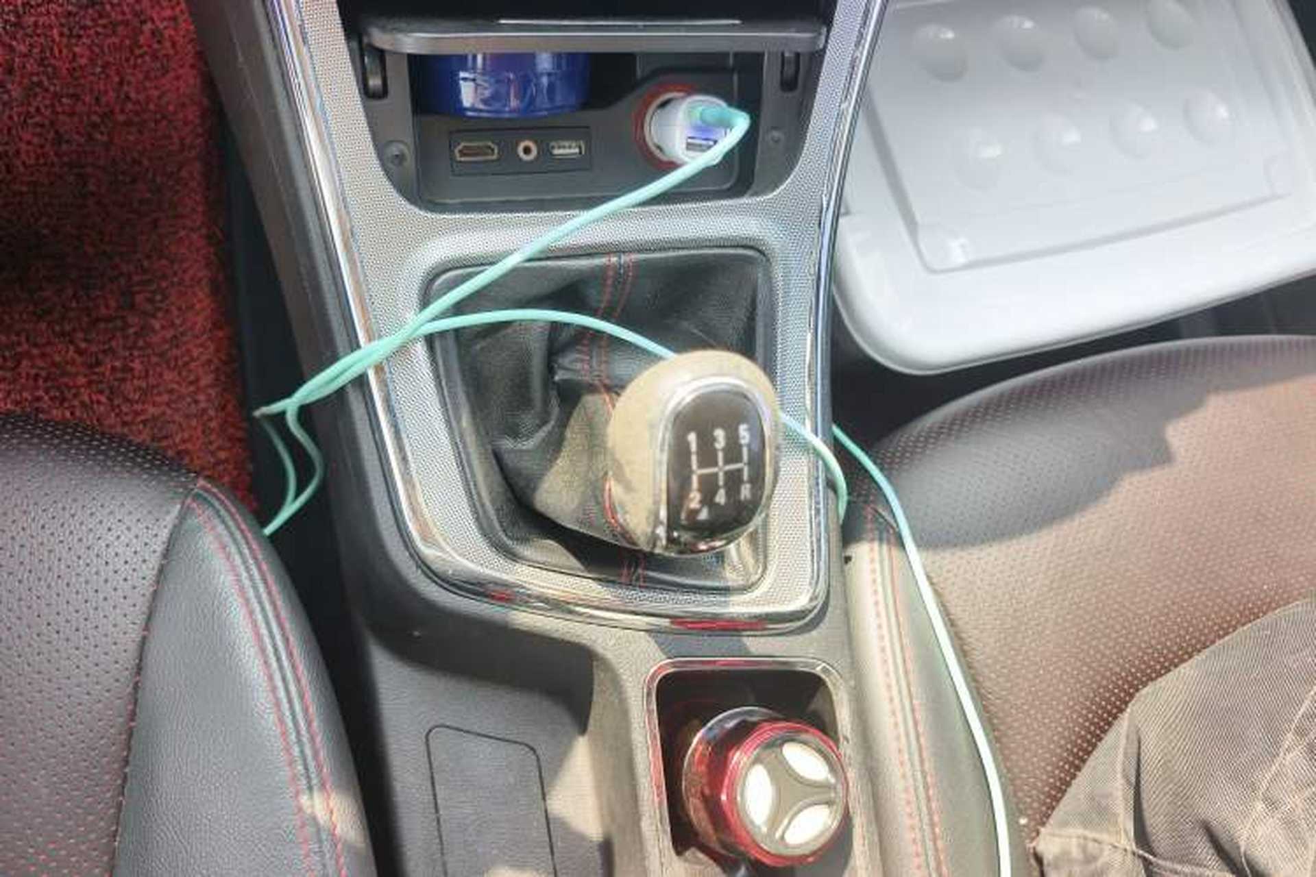 Used Baojun 560 2015 1.8L manual luxury version Gear Lever
