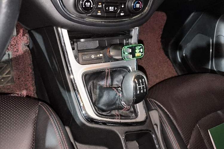 Used Baojun 560 2015 1.8L manual luxury version Gear Lever