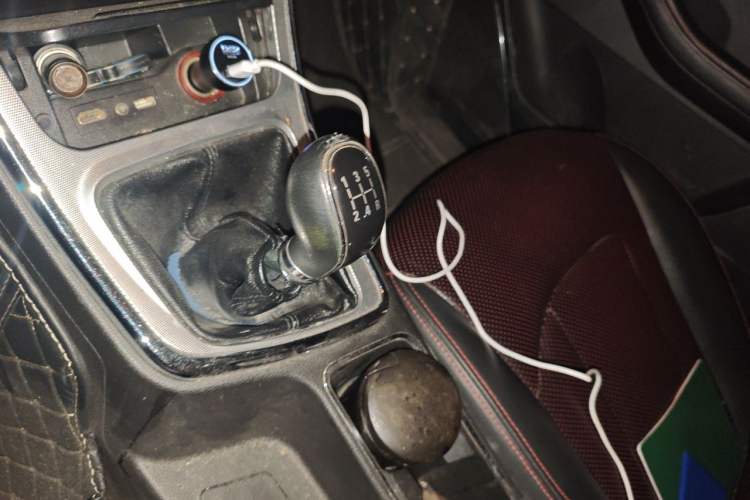 Used Baojun 560 2015 1.8L manual luxury version Gear Lever