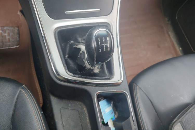 Used Baojun 560 2015 1.8L Manual Elite Edition Gear Lever