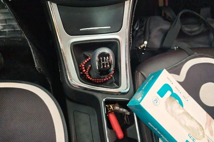 Used Baojun 560 2015 1.8L manual luxury version Gear Lever