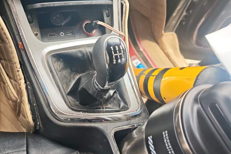 Used Baojun 560 2015 1.8L Manual Elite Edition Gear Lever
