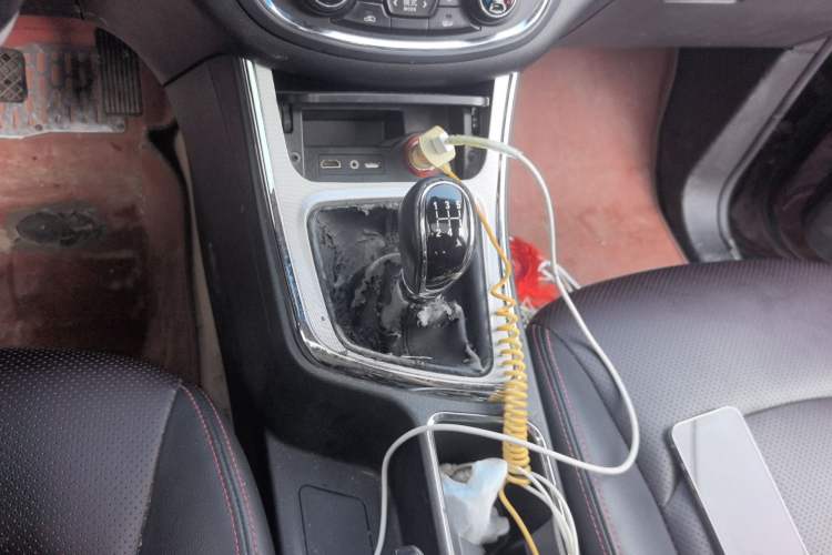 Used Baojun 560 2015 1.8L manual luxury version Gear Lever