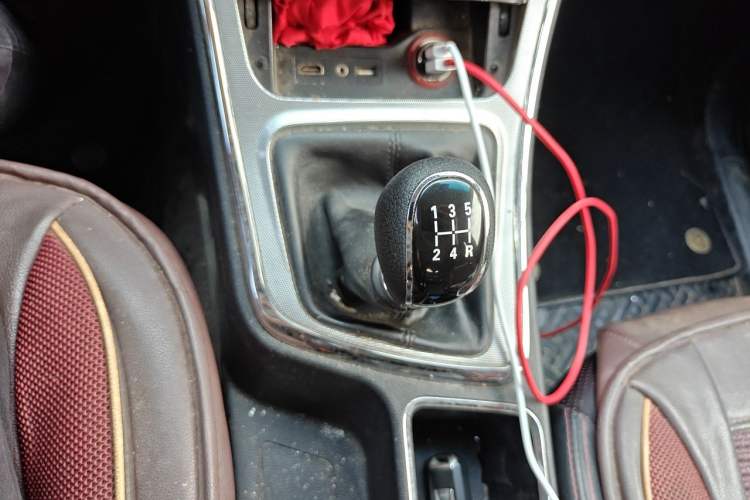 Used Baojun 560 2015 1.8L manual luxury version Gear Lever